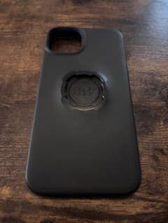 美品 QUAD LOCK iPhone15プラス用ケース クワッドロックのサムネイル
