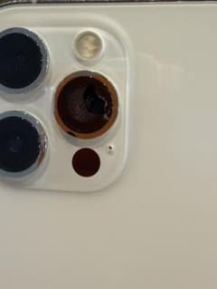 iPhone 12 Pro max 본체 ​​카메라 균열 있음