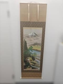 【骨董品】掛け軸 山水画 玉翠 富士山 水車小屋 落款有 床の間 和室 桐箱付のサムネイル