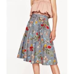 ZARA  ギンガム  チェック  花柄  スカート  未使用品のサムネイル