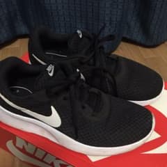 NIKE ナイキ スニーカー タンジュンのサムネイル
