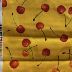 さくらんぼ柄 生地 イエロー はぎれのサムネイル