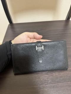 黒いレザー長財布のサムネイル