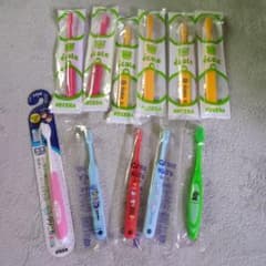 子供用歯ブラシ まとめ売り 11本セットのサムネイル