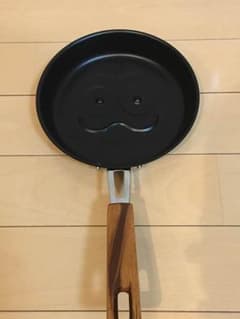 バムとケロのフライパンのサムネイル