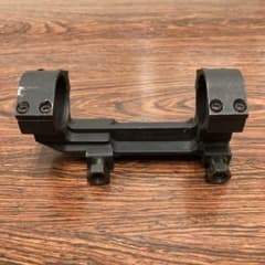 30mm スコープマウントマウントレール ブラック 金属製 クランプ式のサムネイル