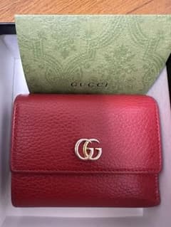 GUCCI レッドレザー 二つ折り財布のサムネイル