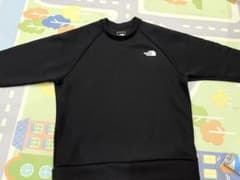THE NORTH FACE ブラック クルーネック トレーナーのサムネイル
