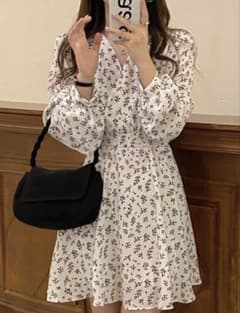 SHEIN 小花柄サープリス ネックライン ドレスのサムネイル