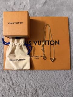 LOUIS VUITTON ネックレス　エセンシャルV ルイヴィトンのサムネイル