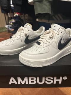 AMBUSH Nike Air Force 1 ホワイト/ブラックのサムネイル