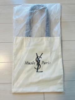YSL Musée Paris トートバッグ アイボリー YSL Musée Paris トートバッグ アイボリー Yves Saint Laurent