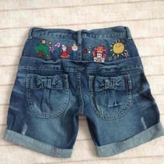［新品＊未使用］値下げしました☆刺繍入りデニムパンツ＊Mのサムネイル