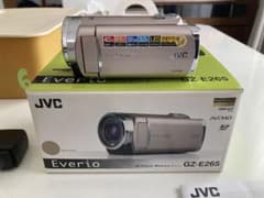 美品！JVC Everio GZ-E265-N Everio ビデオカメラ JVC Everio GZ-E265-N [ピンクゴールド] 価格比較 - 価格.com