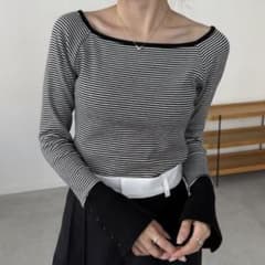 新品 ボーダー袖ボタンロンT - メルカリ