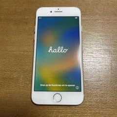 iPhone8 64GB 本体 シルバーのサムネイル