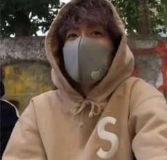 コムドットゆうた着用】Supreme Sロゴ 超希少 パーカー - メルカリ