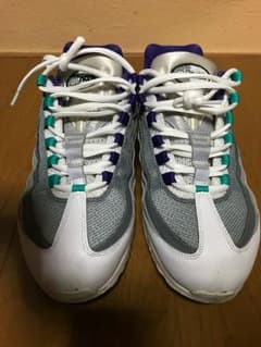 スニーカー NIKE ランニングシューズのサムネイル