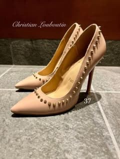Louboutin】ルブタン ピンクベージュ スタッズ ハイヒール 37 - メルカリ