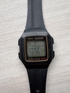 CASIO F-201WA デジタル腕時計 本体のサムネイル