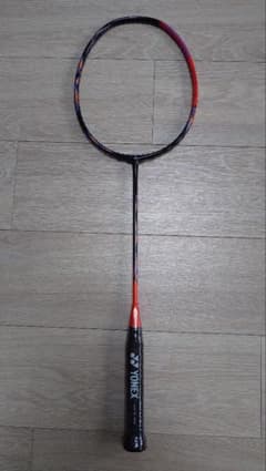 新品 YONEX アストロクス77PRO 4UG6 - メルカリ