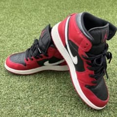 NIKE AIR JORDAN 1 MID レッド ブラックのサムネイル