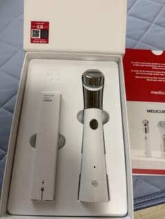 MEDICUBE AGE-R 本体 美顔器 - メルカリ