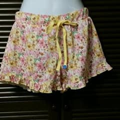 chi-chan様専用です。チュチュアンナ１分丈花柄パンツのサムネイル