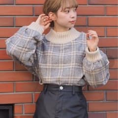 ハイネックプルオーバーのサムネイル