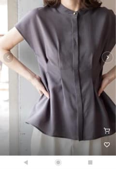 チャコールグレー バンドカラー 半袖ブラウスのサムネイル