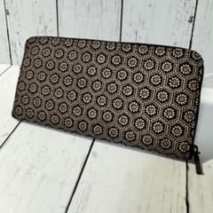 印伝屋 長財布 亀甲柄　小銭入れ付き　INDEN