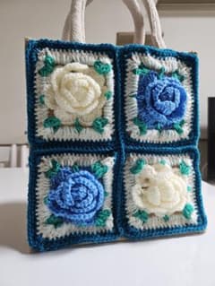 ハンドメイド グラニーバッグ 花モチーフのサムネイル