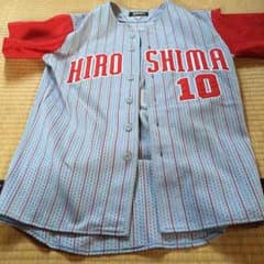 旧カープのビジターユニホームになります。のサムネイル