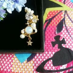 Orb and pearl ear cuff