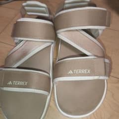く*マ様 adidas TERREX サンダル ベージュのサムネイル