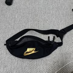 NIKE ブラック ボディバッグのサムネイル