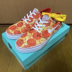 Nike ピザ柄 スニーカーのサムネイル