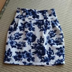 青薔薇タイトスカートのサムネイル