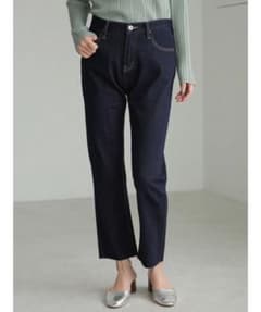 【週末値下げ】デニムストレートヘムカットパンツ　Green Parksのサムネイル