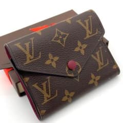 ルイヴィトン モノグラム ヴィクトリーヌ フューシャ赤 三つ折り財布