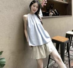 ライトブルー ノースリーブシャツ タック入りのサムネイル