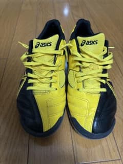 asics サッカー フットサル シューズのサムネイル
