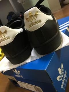 adidas SUPERSTARのサムネイル