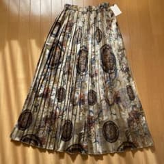 新品未使用アンティカプリーツロングスカートのサムネイル
