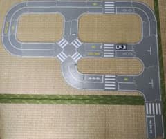 トミカタウン　つながる道路　紙のタウンどうろ　１台トミカパトカー付きのサムネイル