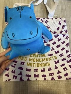 ルーブル美術館　青いカバ　ぬいぐるみ(大サイズ) ルーブル美術館 青いカバ ぬいぐるみ(大サイズ) - メルカリ