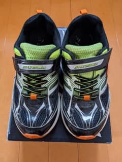 瞬足　スニーカー　22cm　3Eのサムネイル