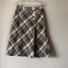 ラップ風チェックスカートのサムネイル