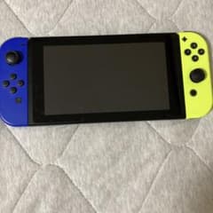 Nintendo Switch 本体 青と黄　ケース、携帯専用十字コン付き Nintendo Switch 本体 青と黄 ケース、携帯専用十字コン付き - メルカリ