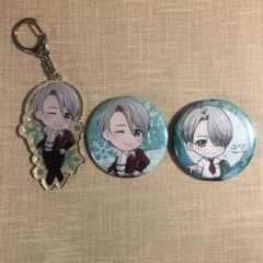 ユーリ!!! on ICE ヴィクトル 缶バッジ アクリルキーホルダー - メルカリ